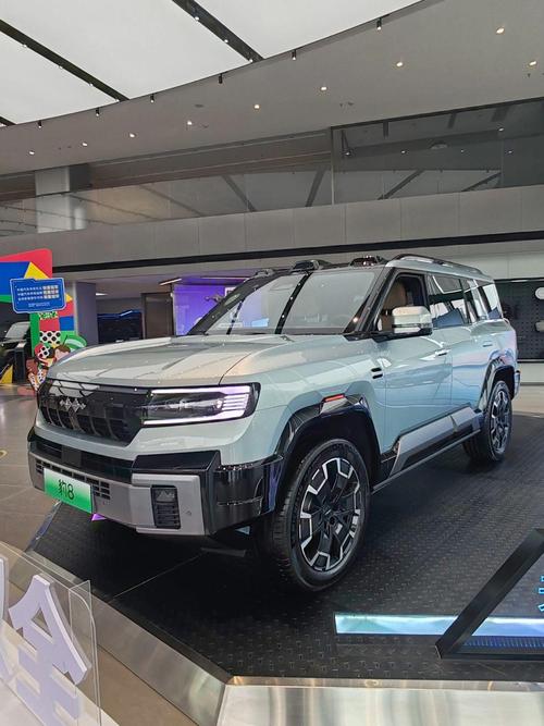 成都62比亚迪方程豹硬派越野的爆款，英菲尼迪35周年与你共成长